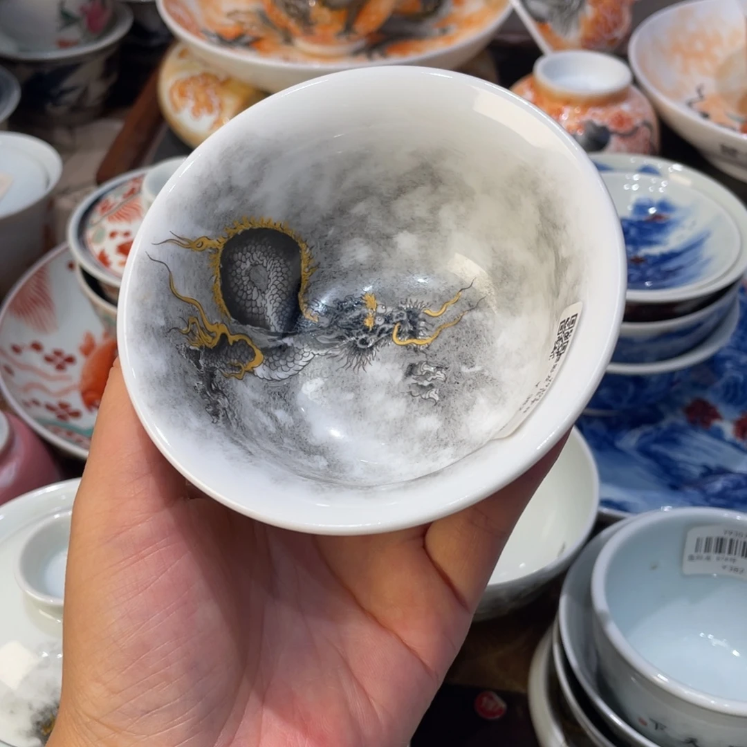 景德镇瓷器和我一样都