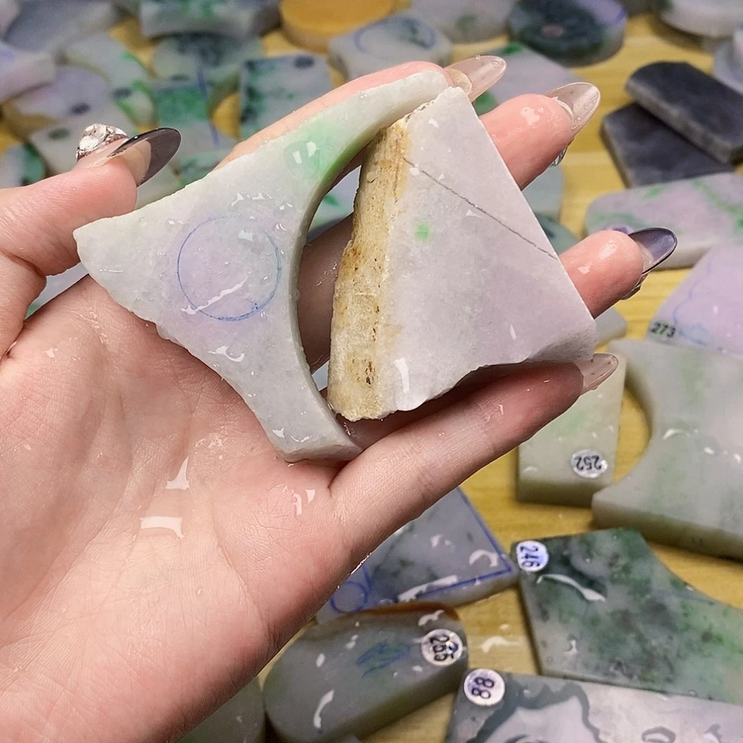 颈饰未镶嵌翡翠翡翠