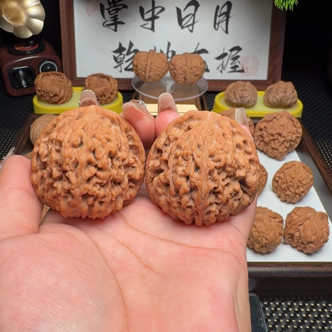 奋***哥文玩核桃吊坠全品无修白茬南疆石44尺