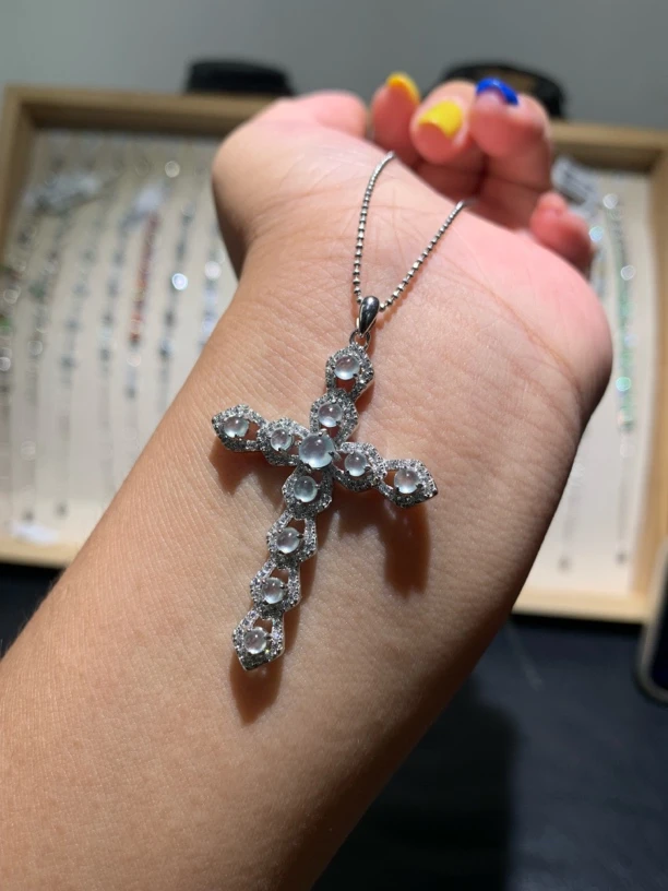 纯天然缅甸翡翠A货s925银镶嵌高冰十字架吊坠