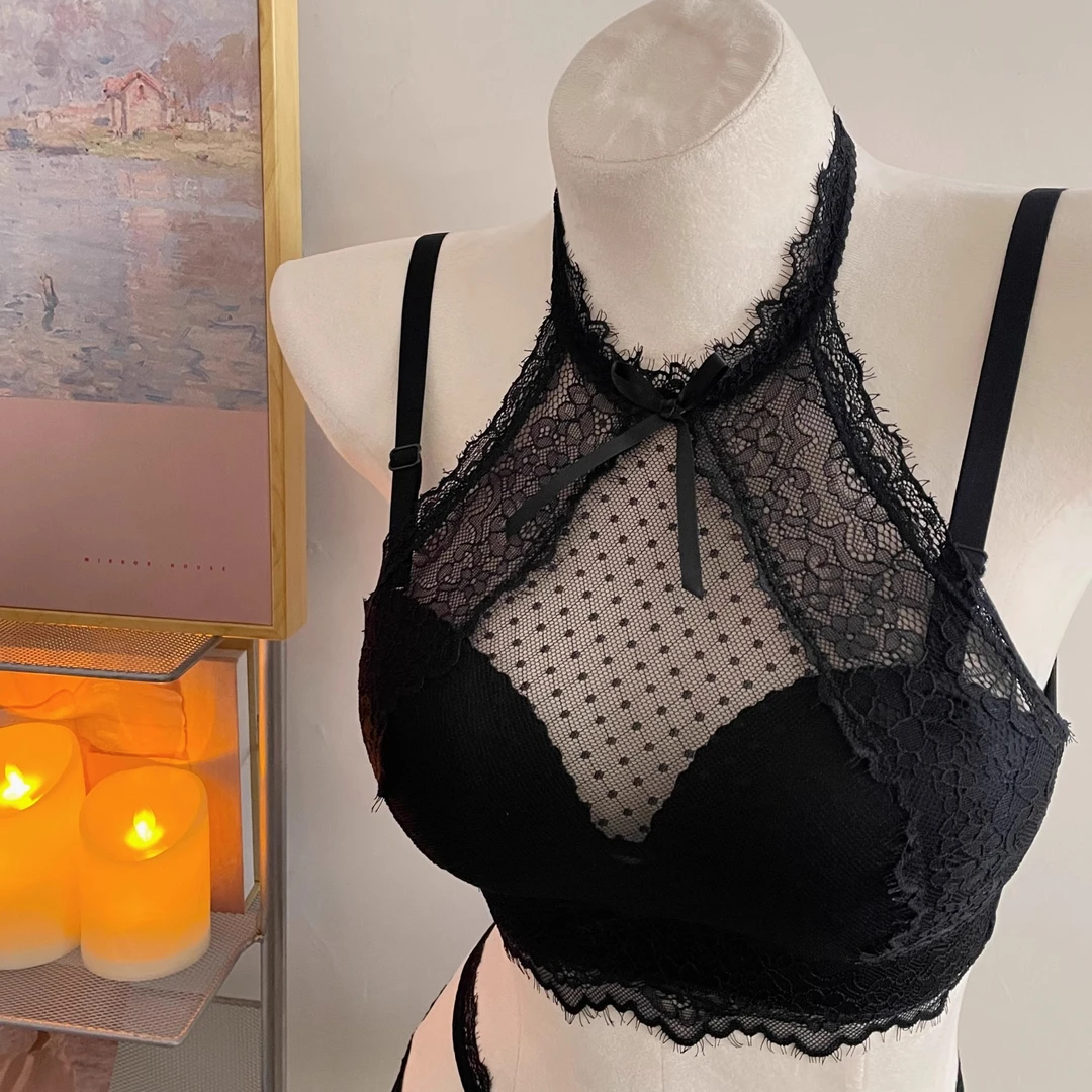 小胸聚拢内衣女显大性感纯欲蕾丝挂脖内搭遮副乳无钢圈文胸罩套装