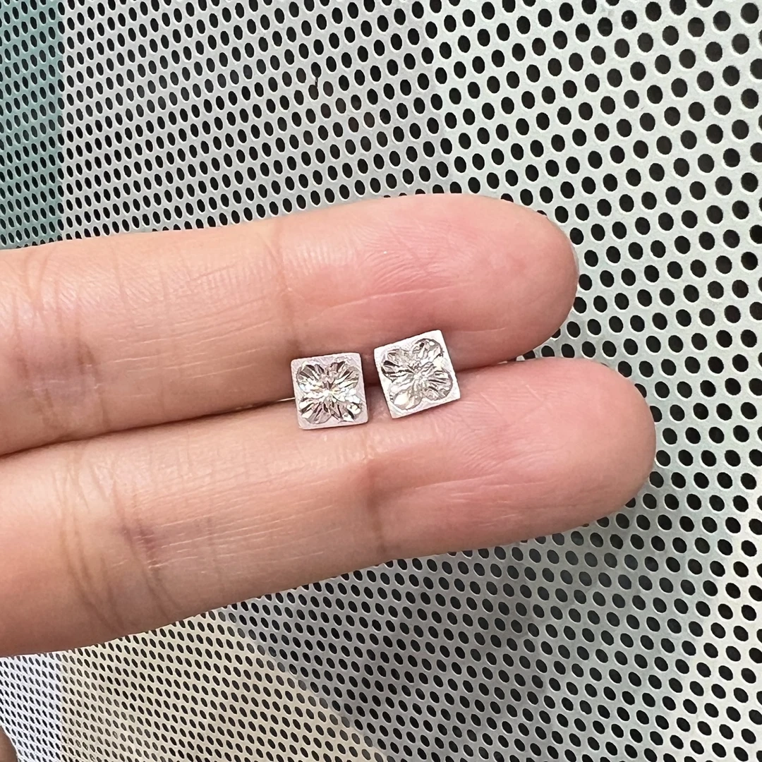 铂金Pt950精工耳钉