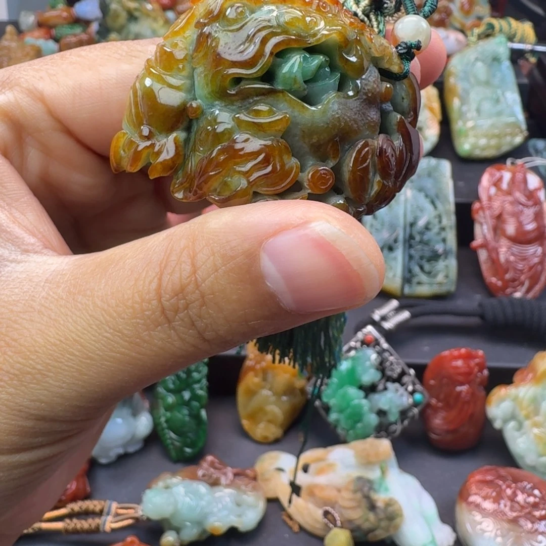 翡翠未镶嵌颈饰翡翠挂件