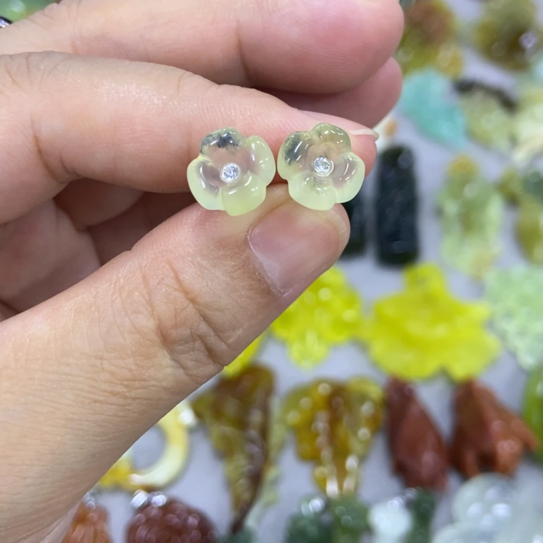 未镶嵌蛇纹石玉挂件