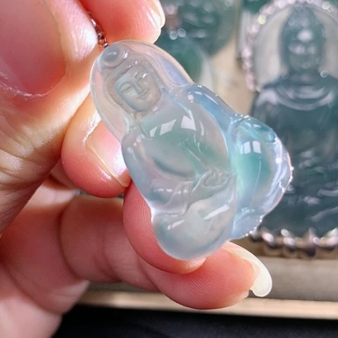 【闪购商品】颈饰18K金镶嵌翡翠