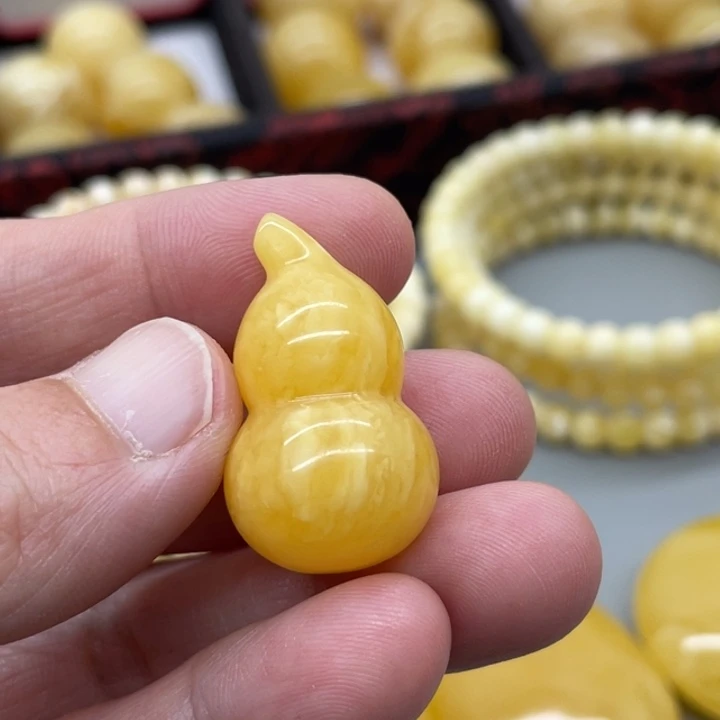 琥珀未镶嵌裸石蜜蜡
