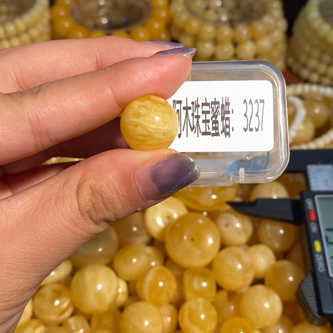 琥珀未镶嵌珠宝奇石3237