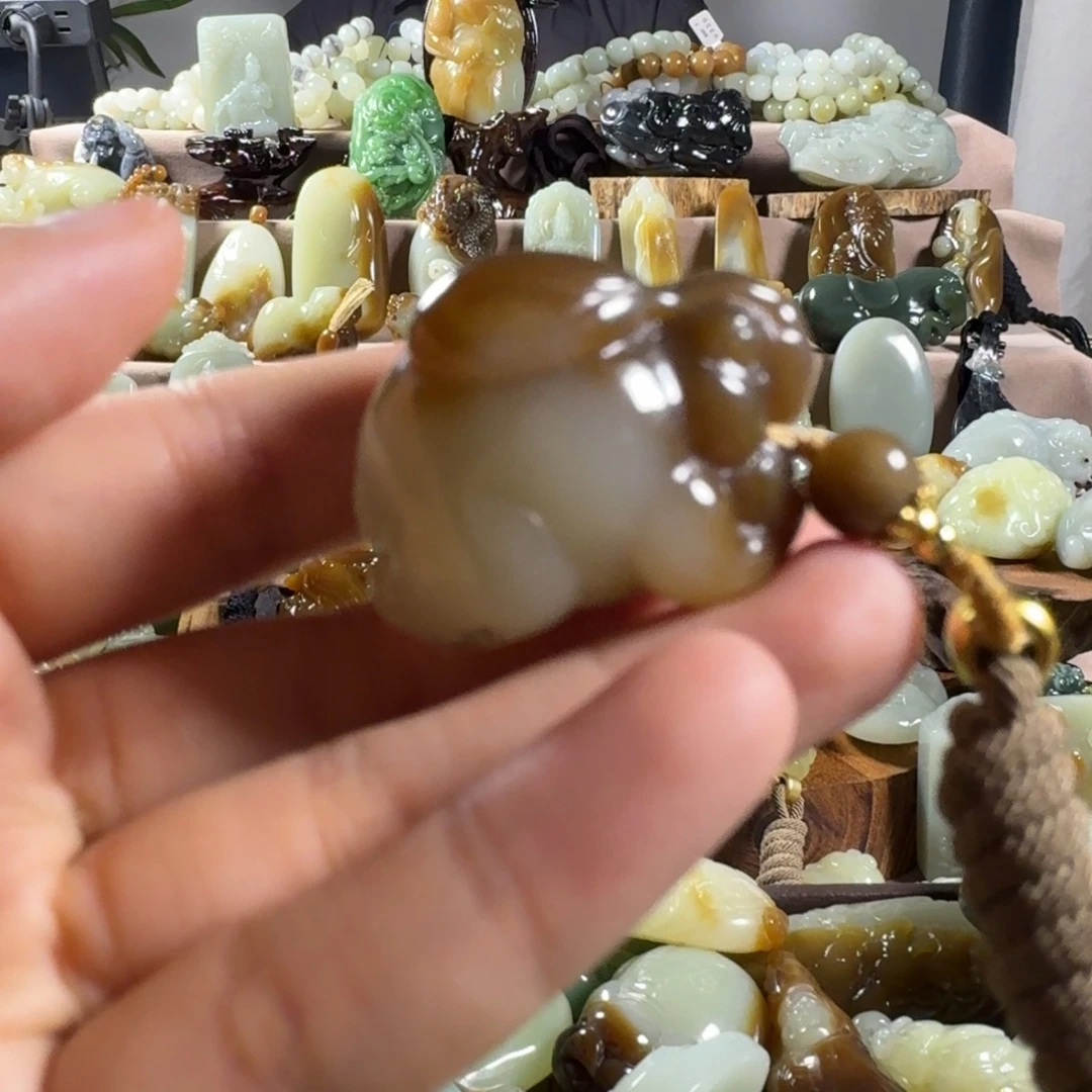 和田玉（糖玉）未镶嵌颈饰