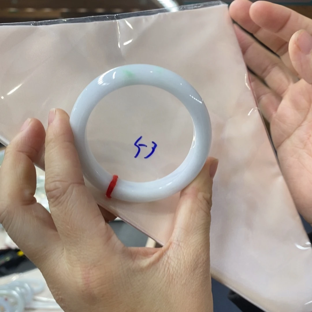 翡翠未镶嵌手镯翡翠