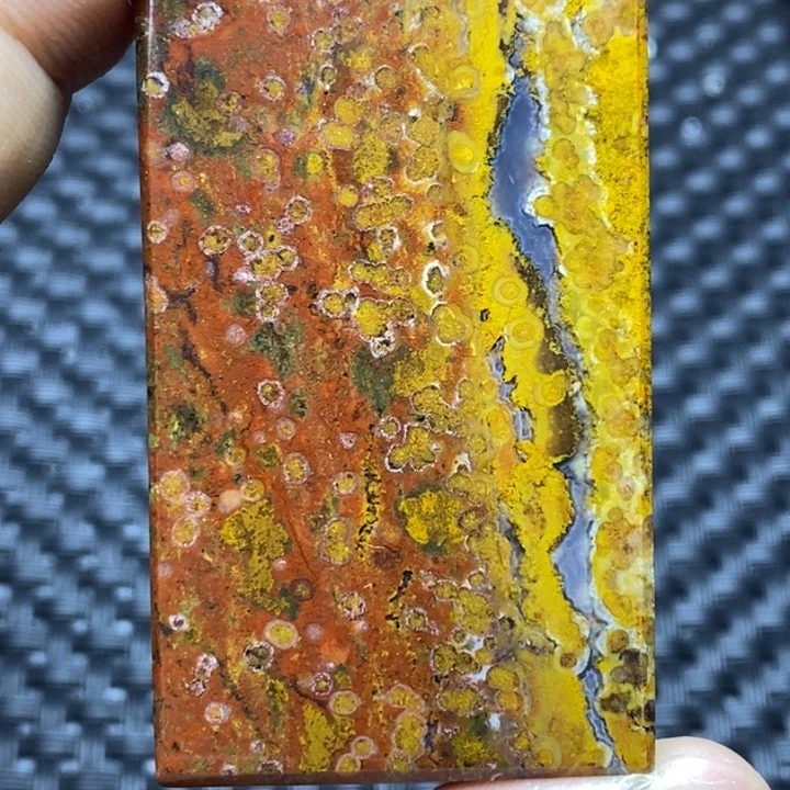 玛瑙/玉髓颈饰未镶嵌三**圣