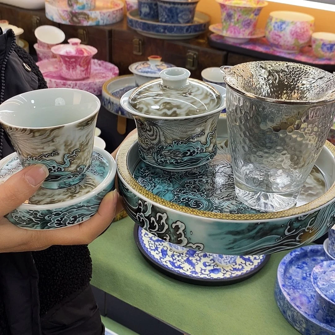 盖碗里的水煮开后放入