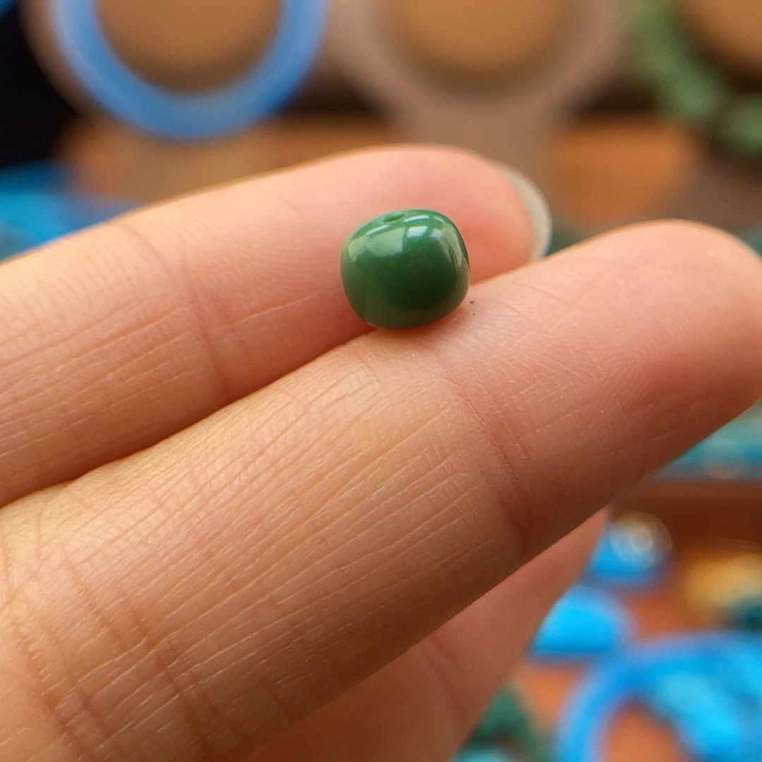 隆***对绿松石未镶嵌配饰