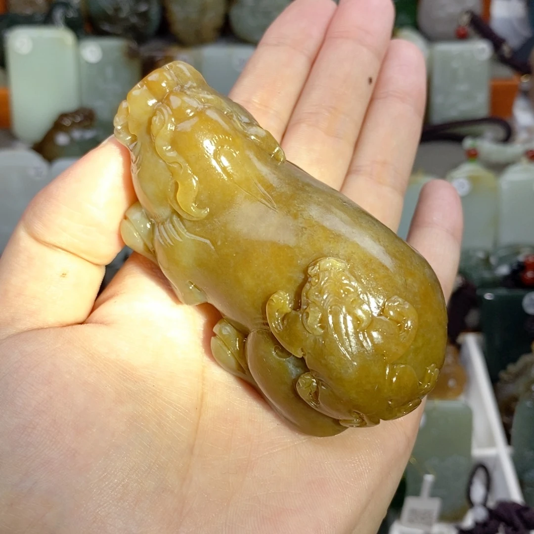 颈饰未镶嵌和田玉（糖玉）