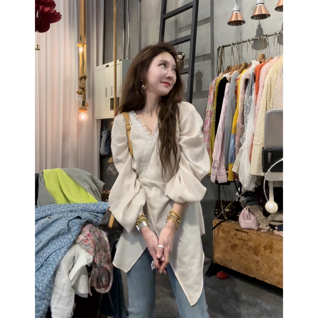 S50314936素拉那里 法式欧若风刺绣钉珠花边亮丝不规则别致衬衫