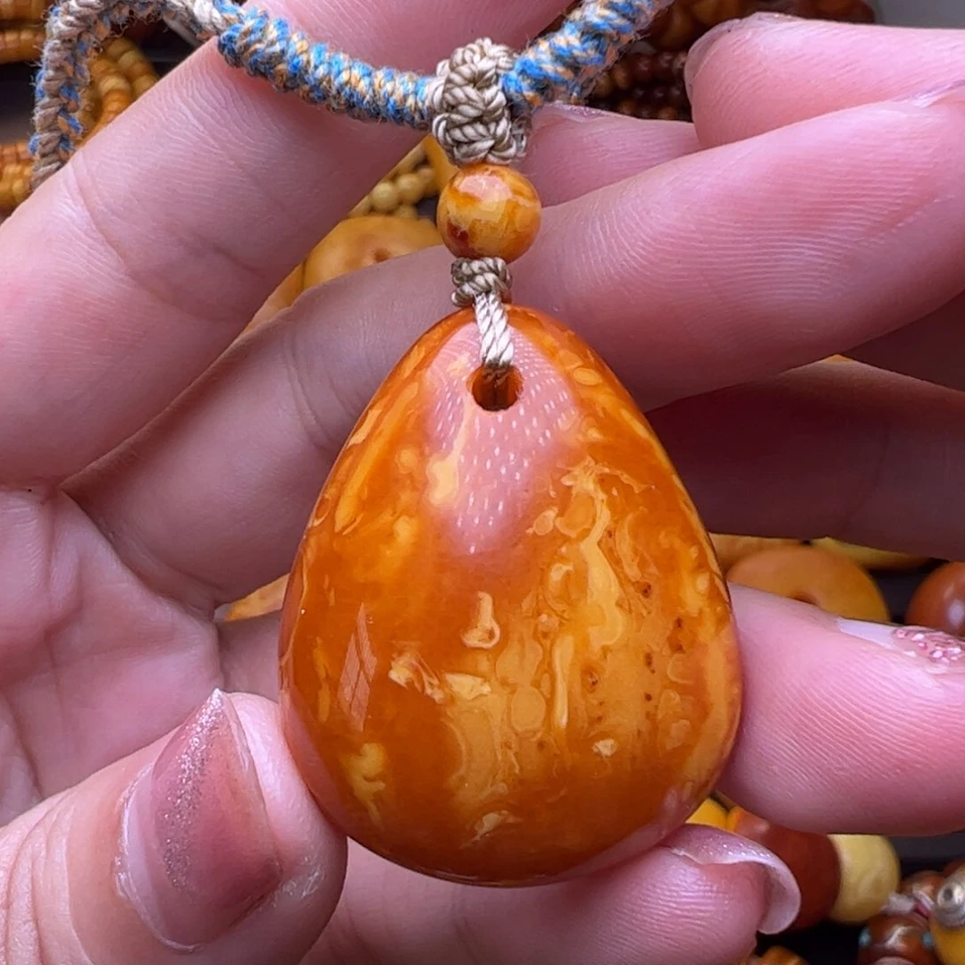 未镶嵌琥珀裸石吊坠