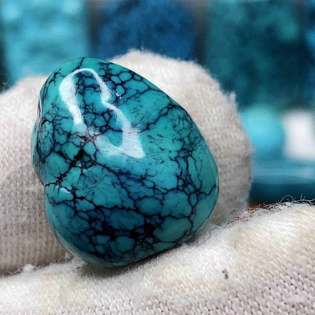 绿松石未镶嵌天然原矿 带武汉地大证书