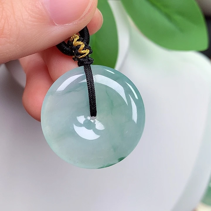 翡翠未镶嵌颈饰平安扣 28.4-5.0mm