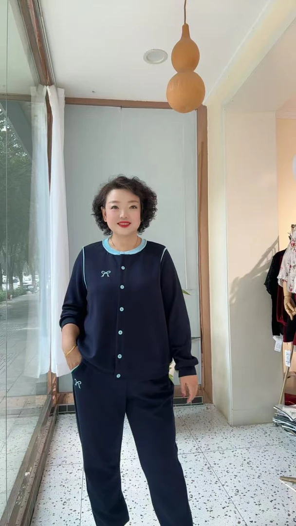 春秋圆领运动卫衣套装休闲上衣
