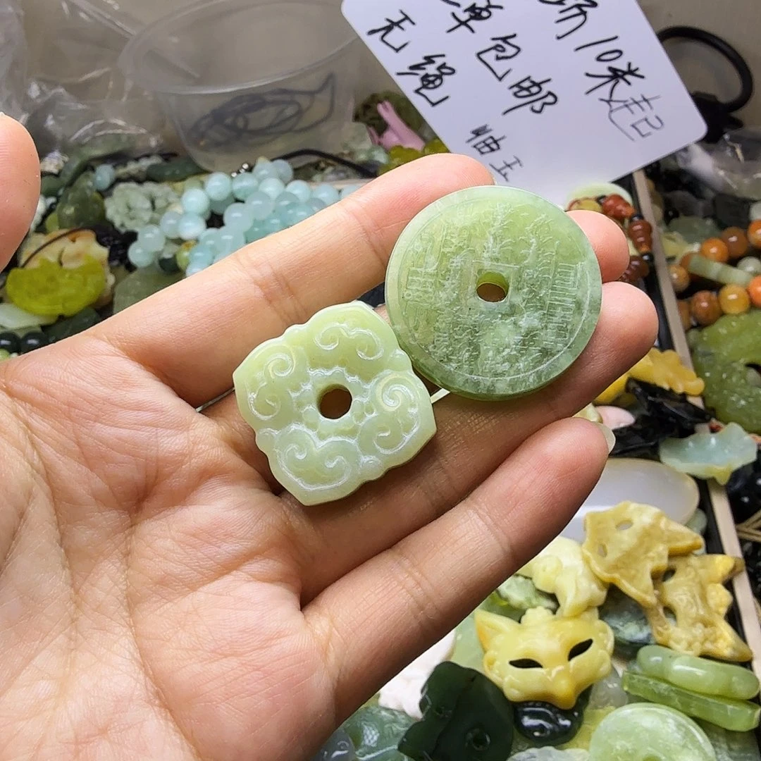 蛇纹石玉合金颈饰