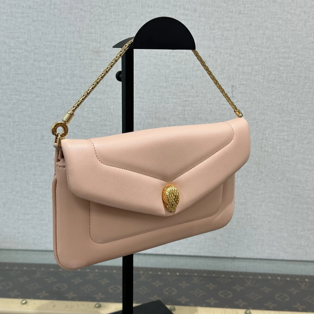99新 BVLGARI/宝格丽 粉色金扣七夕限定蛇头手提包 29500