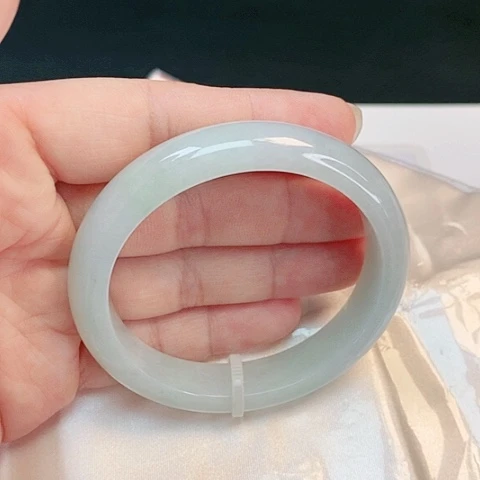 【闪购商品】翡翠手镯未镶嵌贵妃54.5