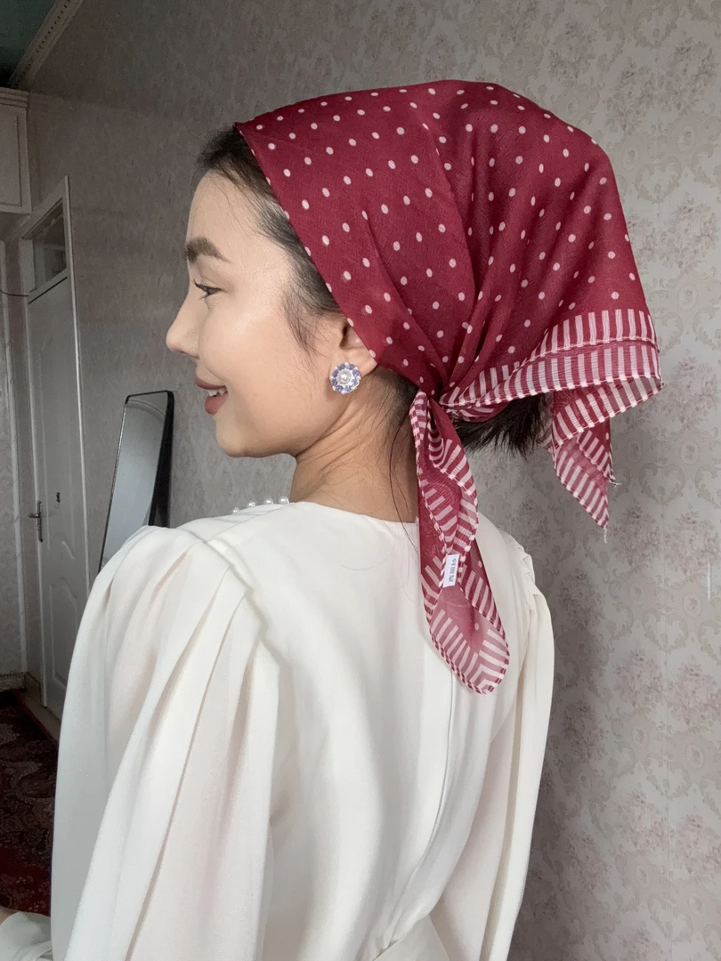 新款 70*70细粒纱 红色波点头巾