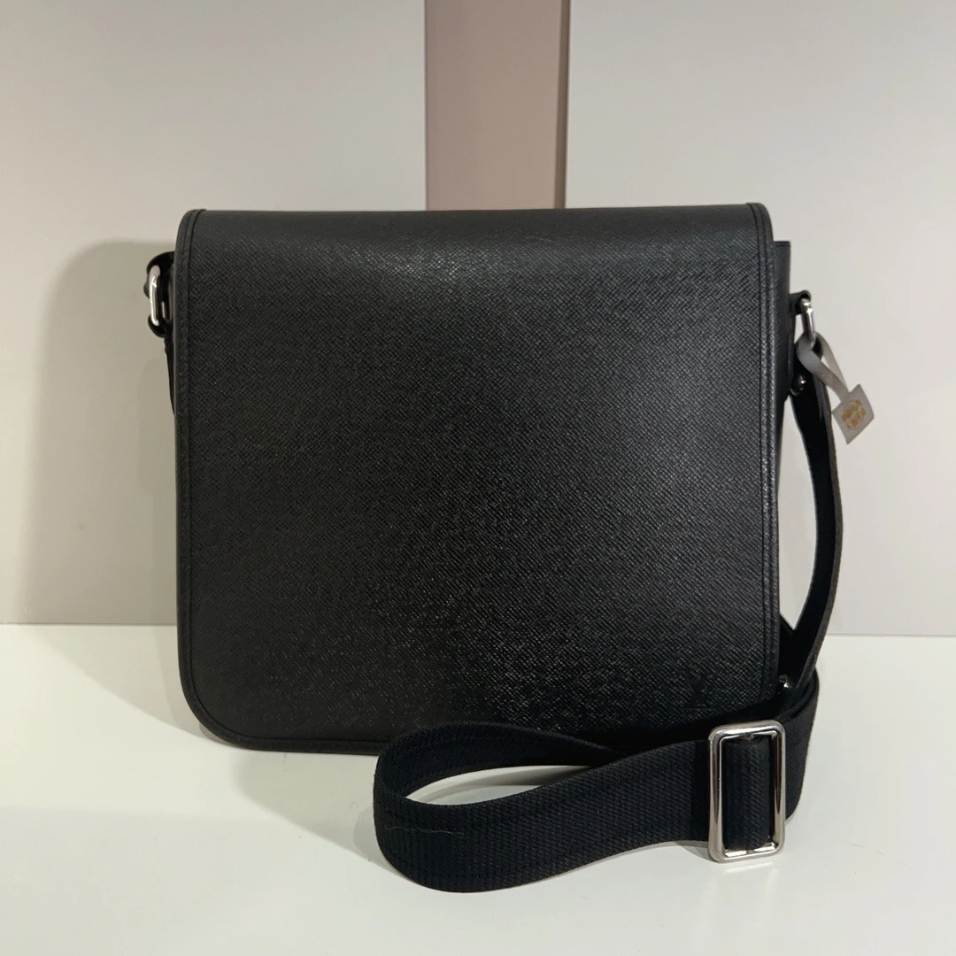 95新 LouisVuitton/路易威登 LV男士邮差包cj5142