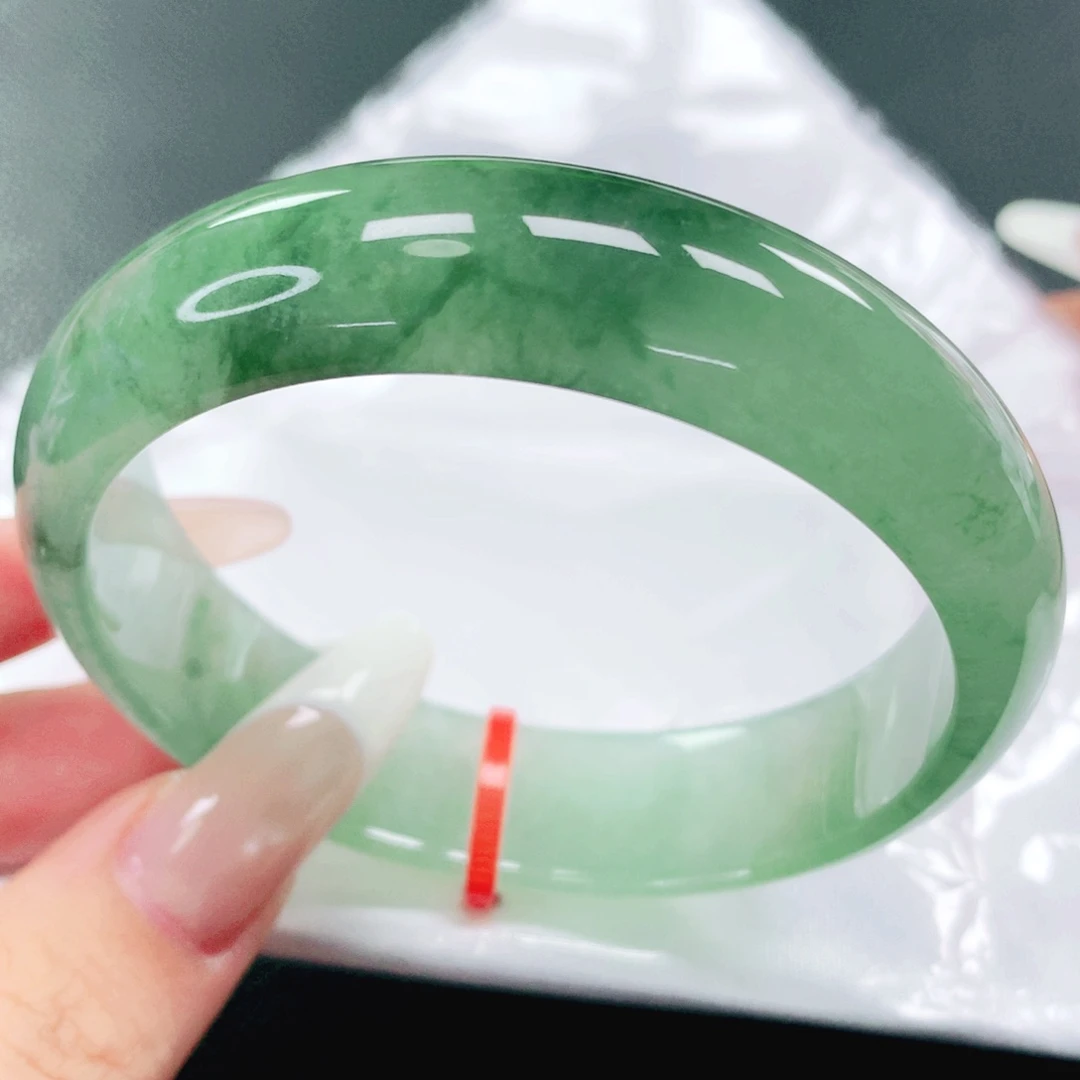 未镶嵌手镯翡翠57。