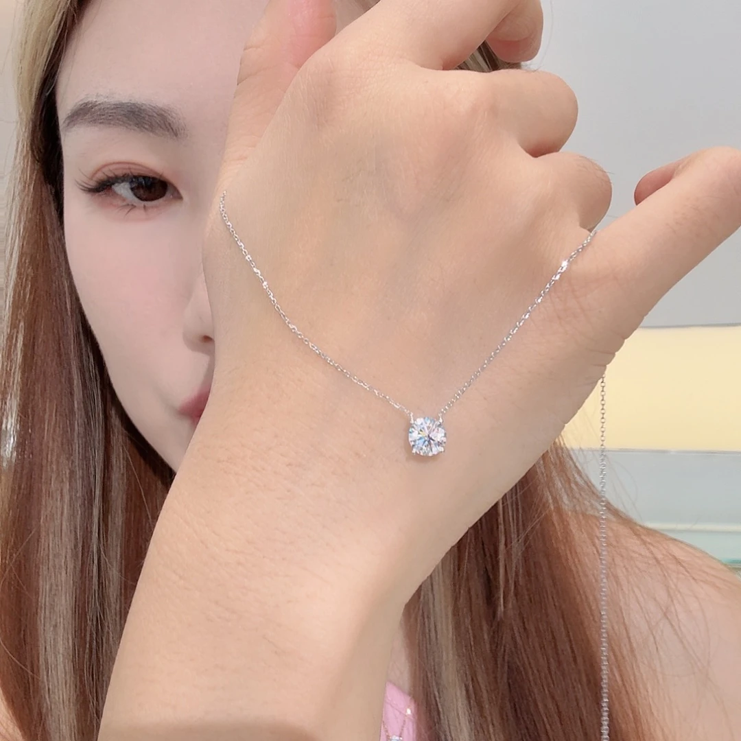 18K金镶嵌耳饰实验室培育钻石