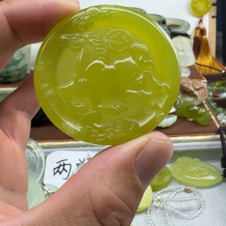 未镶嵌蛇纹石玉颈饰