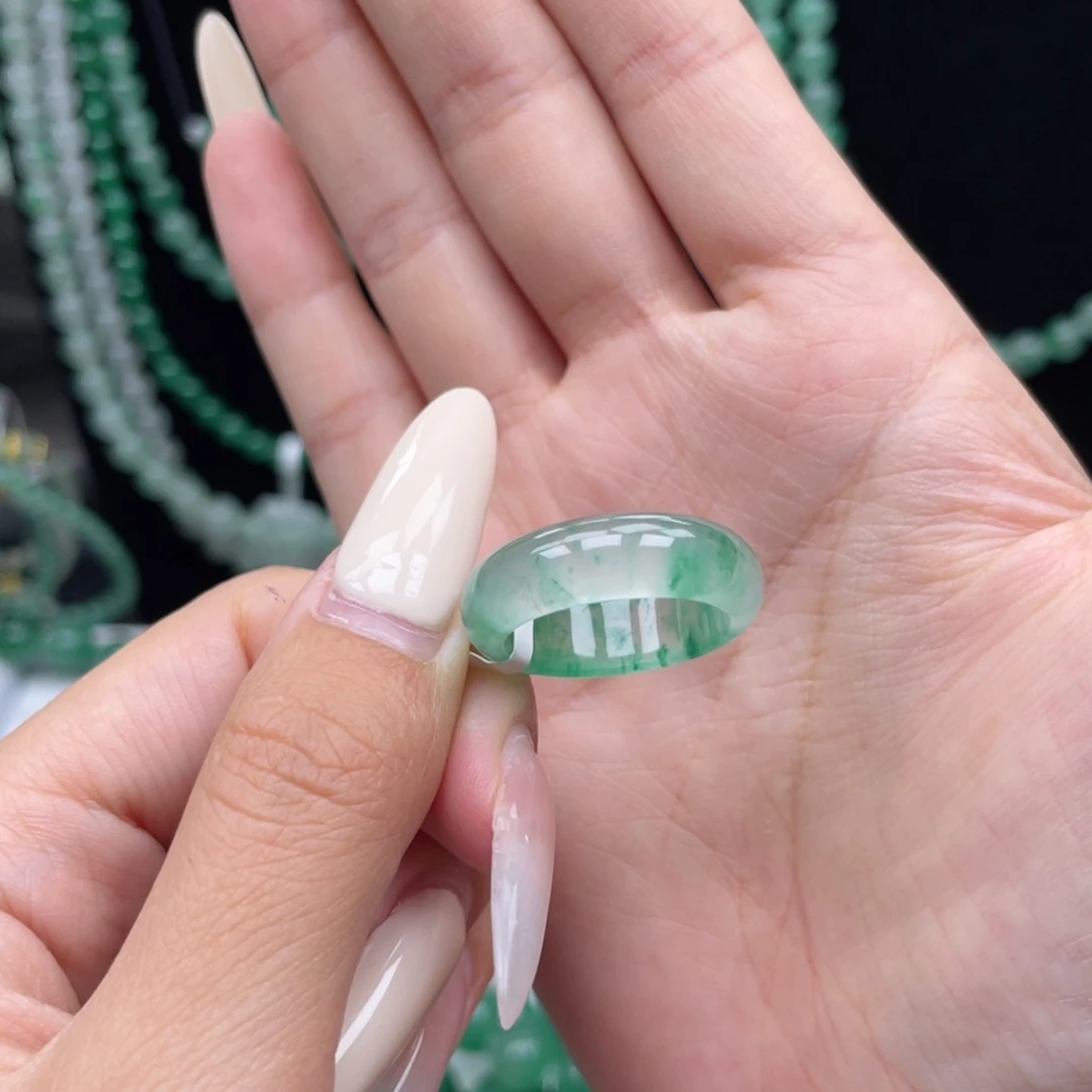 未镶嵌石英质玉（非洲翠）戒圈