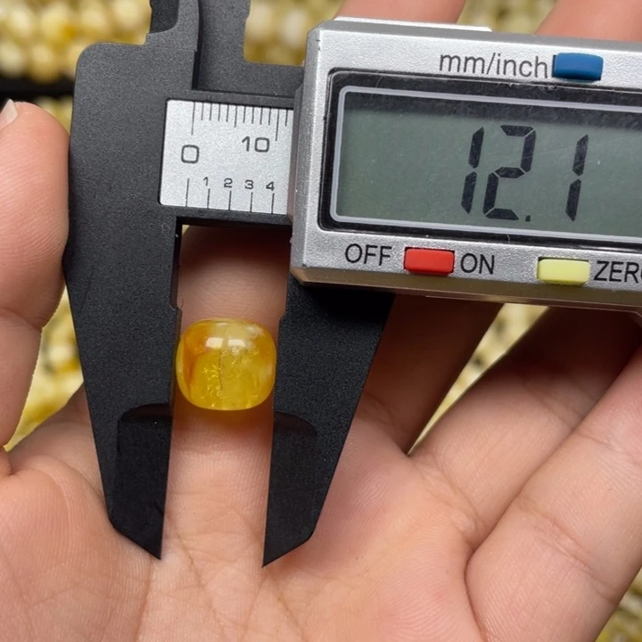 蜜蜡未镶嵌珠宝奇石12m