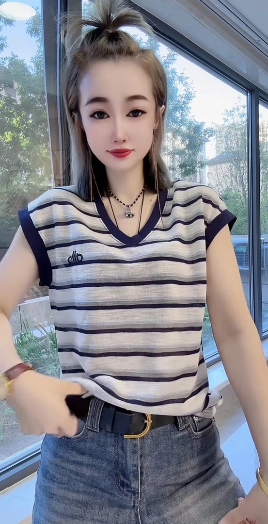 减龄短袖常规款T恤时尚钉刺绣显瘦条纹防晒圆领速干