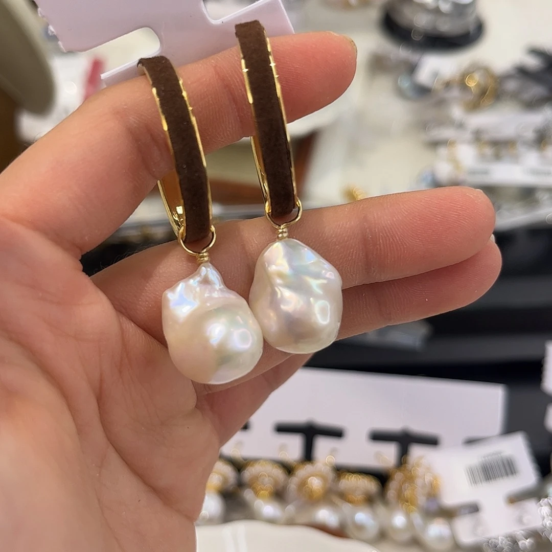 合金耳饰淡水珍珠