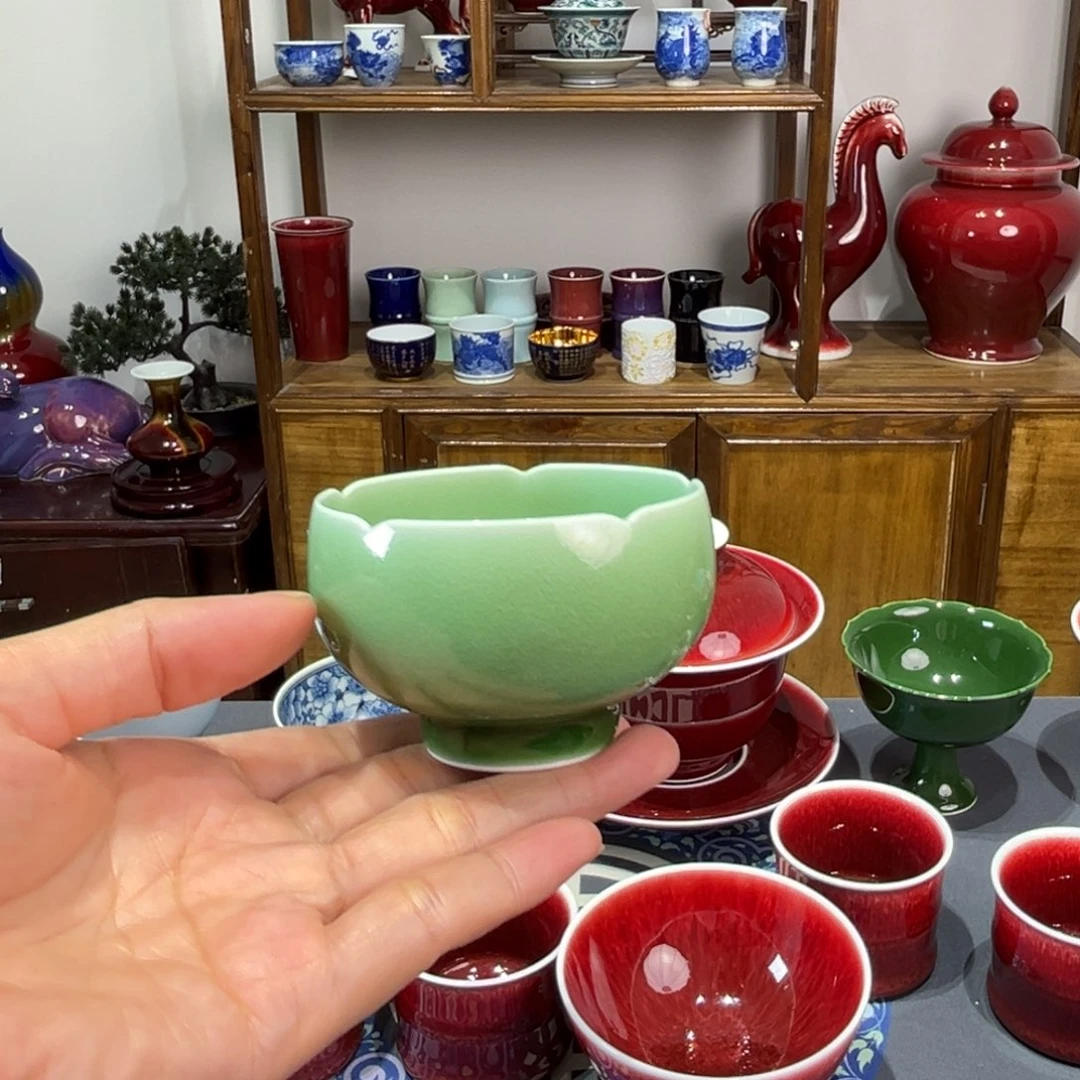 景德镇浅行窑翡翠绿花口杯