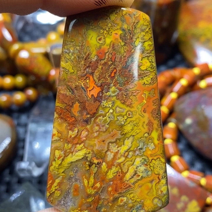 玛瑙/玉髓颈饰未镶嵌过****鱼