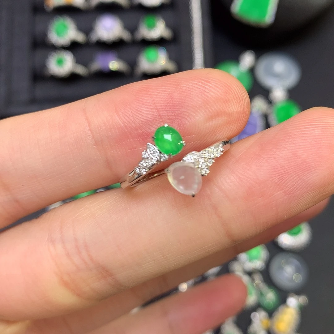 18K金镶嵌戒指翡翠