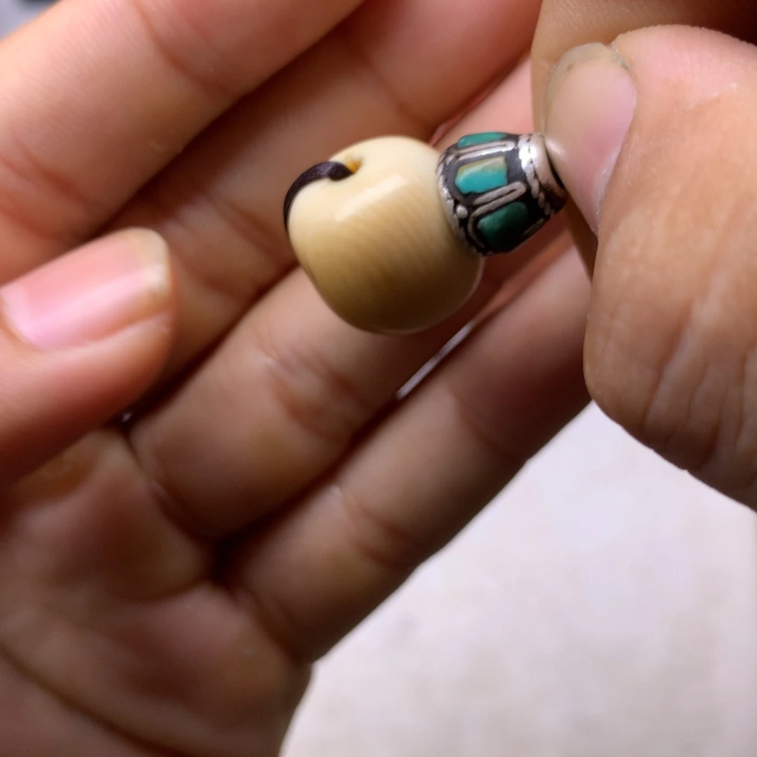 玻璃颈饰藏传小元素