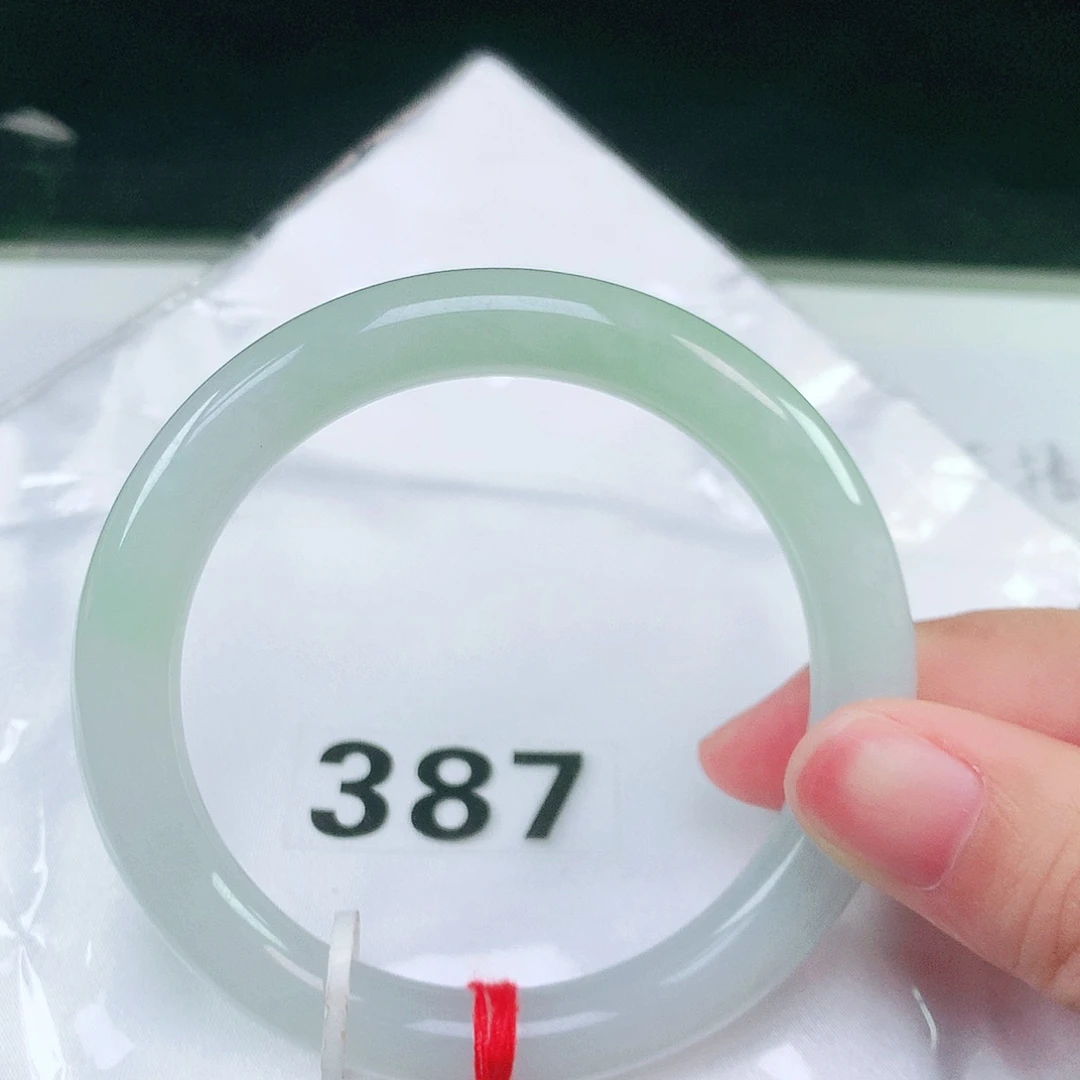 未镶嵌手镯（圆镯）翡翠