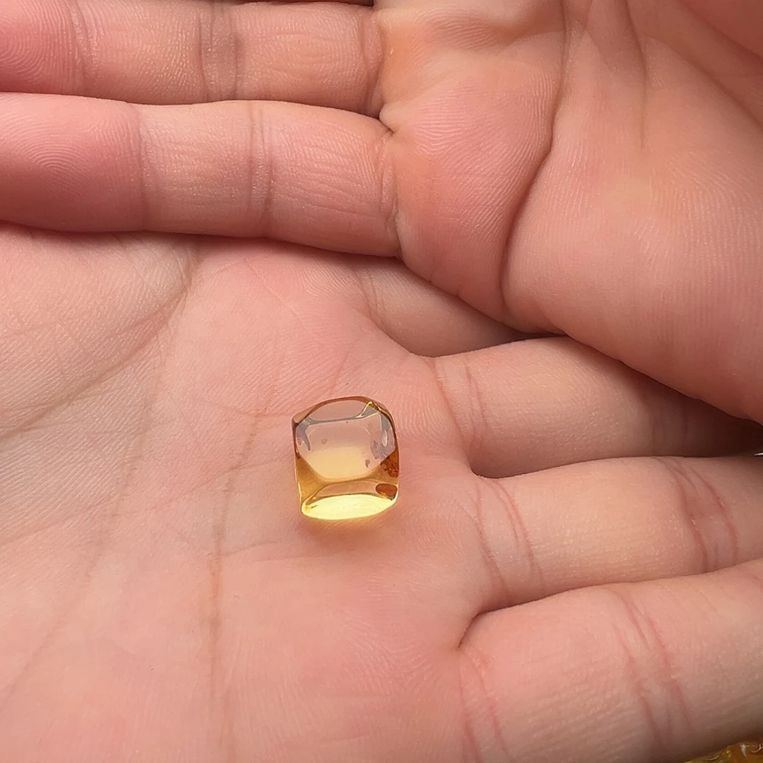 琥珀（花珀）未镶嵌颈饰花珀方块（打孔不退换）