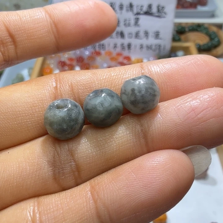 和田玉未镶嵌珠宝奇石