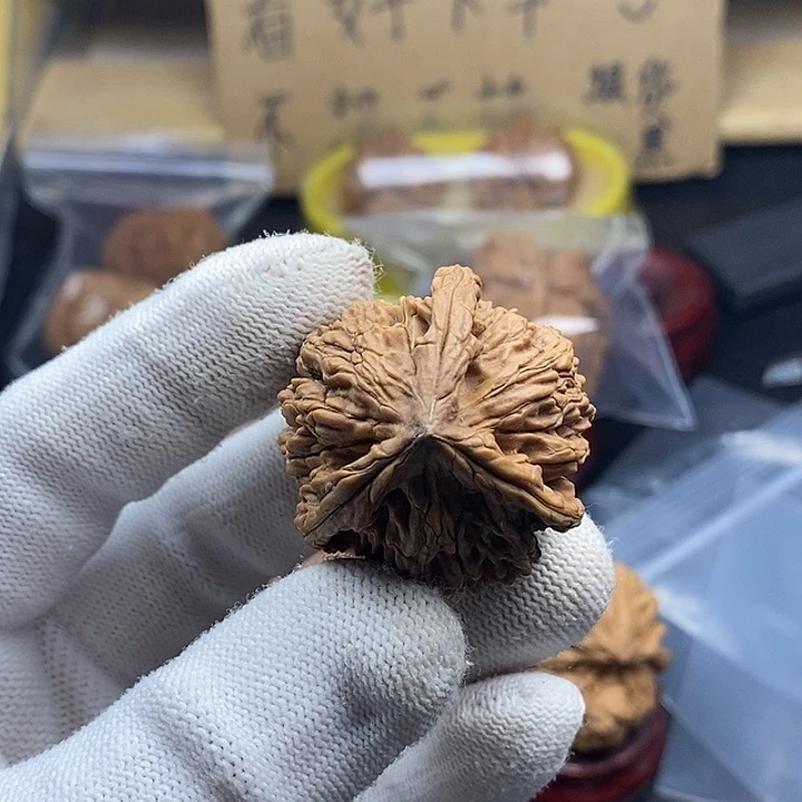 大***哥吊坠文玩核桃瑕疵不退不换