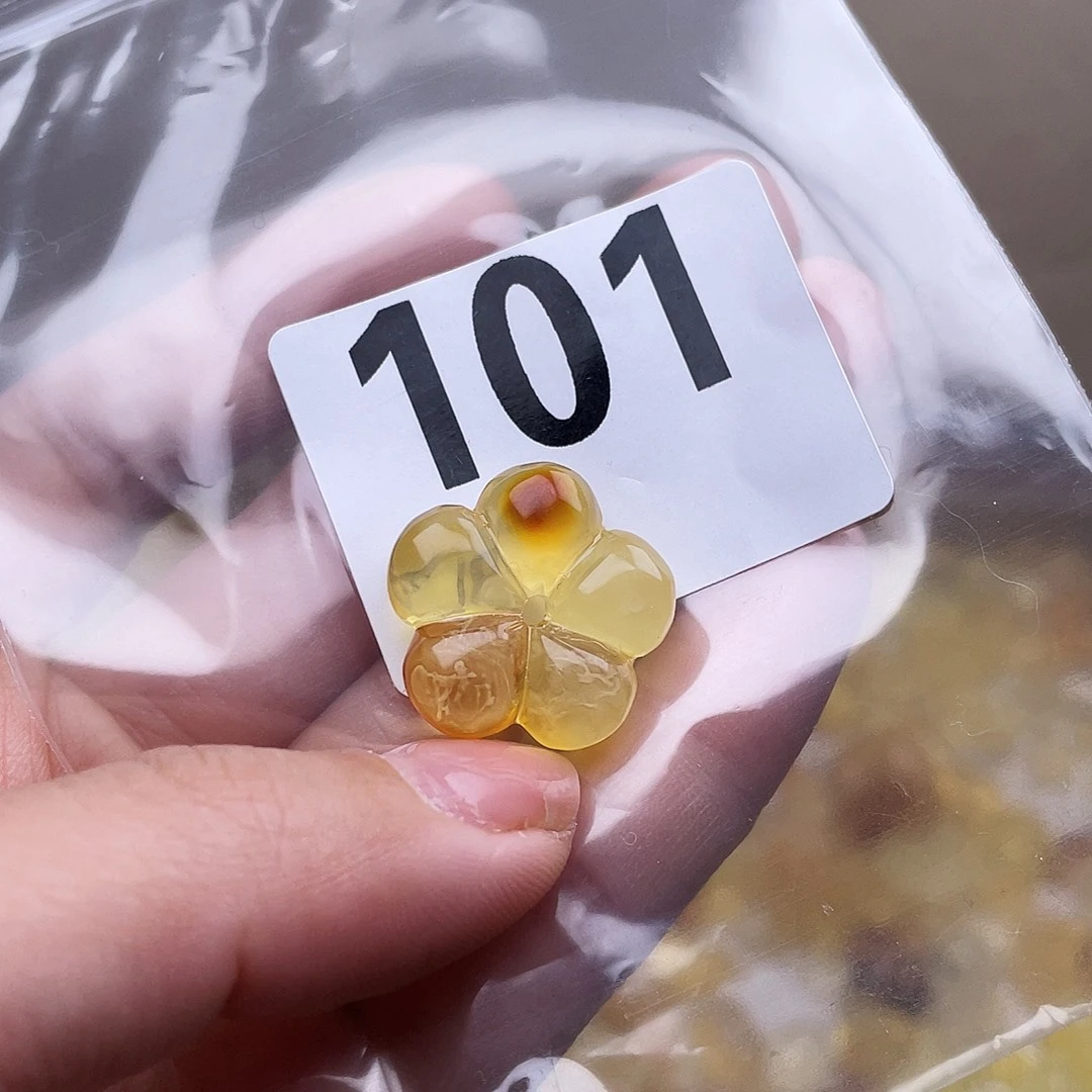 琥珀未镶嵌吊坠(不含链)