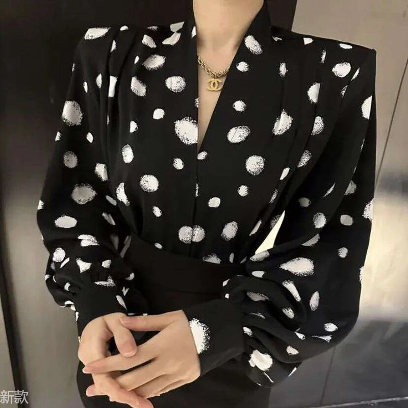 港风复古穿搭高级感御姐豹纹V领灯笼袖沙衬衫慵懒风气质显瘦上衣