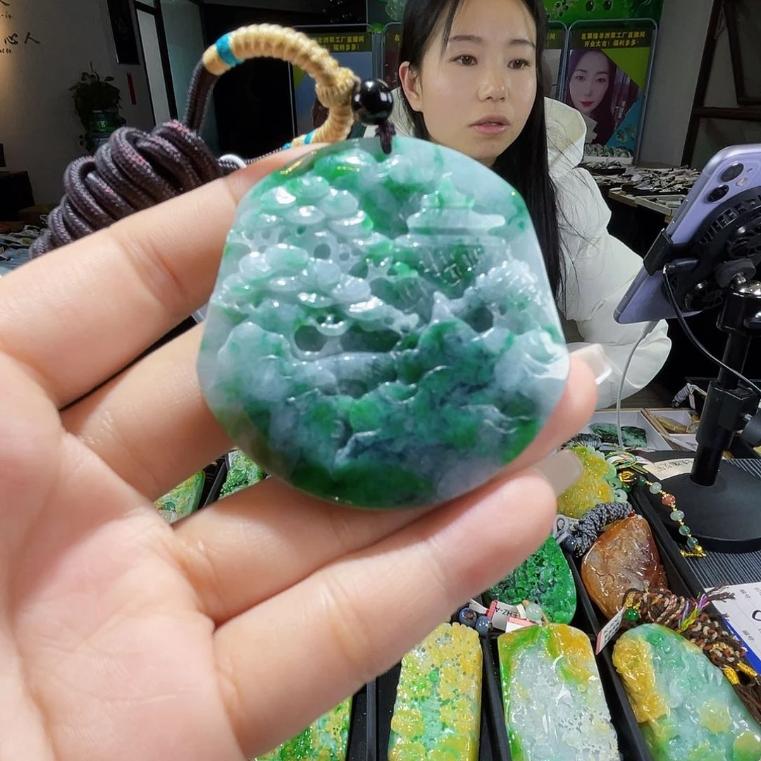 颈饰未镶嵌翡翠一