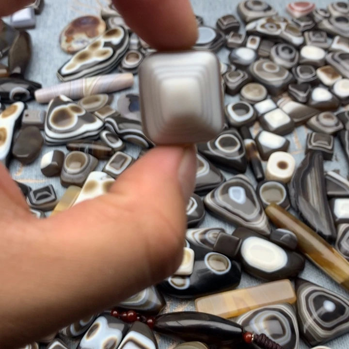田***浩玛瑙/玉髓颈饰合金