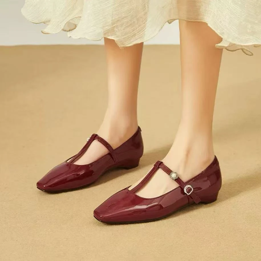 C7084 红色 时尚方头舒适低跟玛丽珍浅口女单鞋