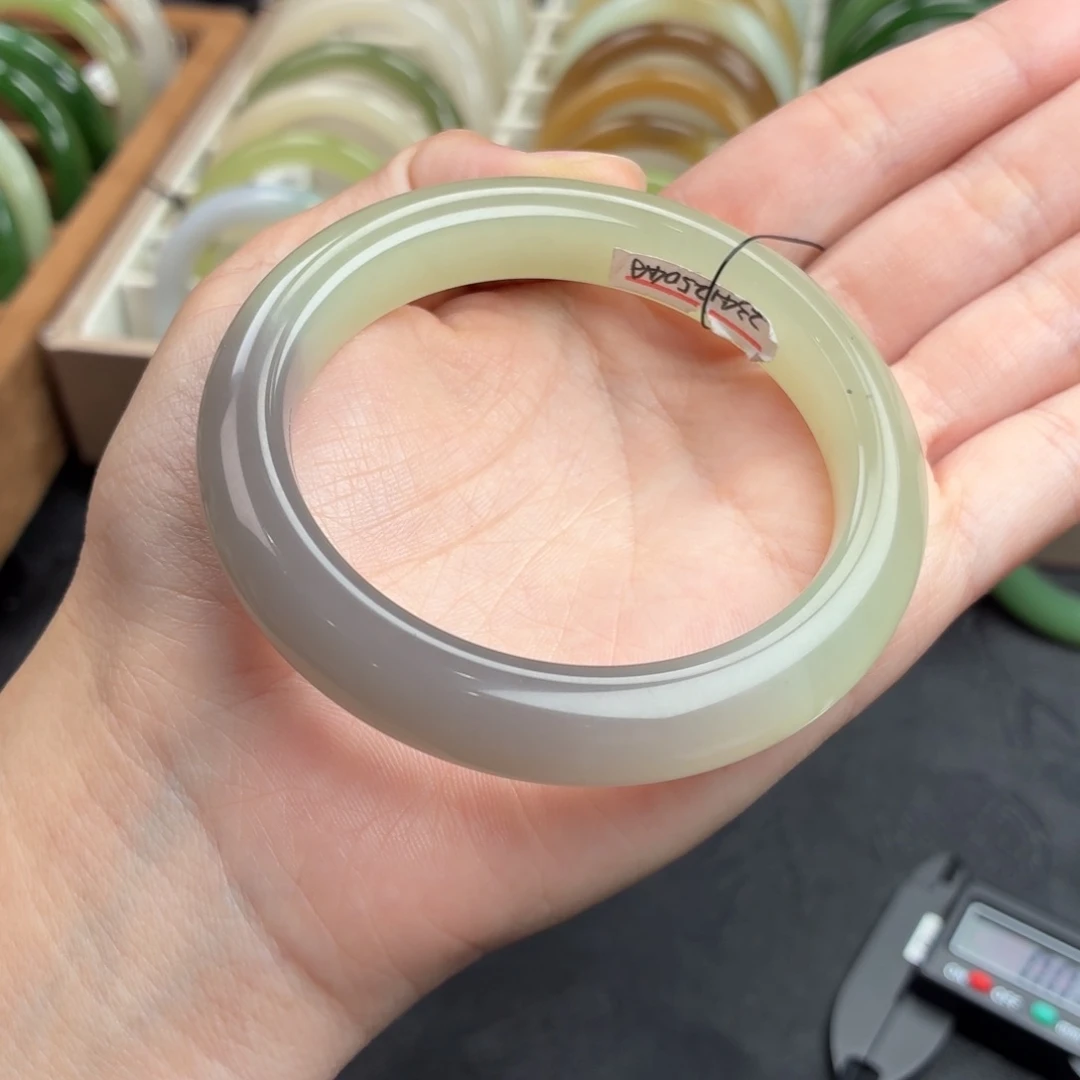 和田玉未镶嵌手镯-冰底晴紫渐变半山水26号