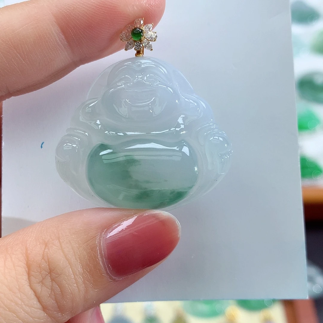 翡翠18K金镶嵌颈饰佛