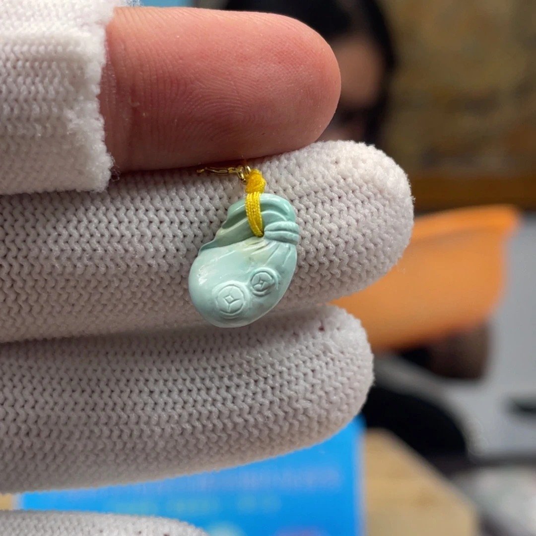 绿松石未镶嵌挂件